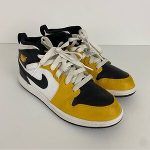 Jordan 1 Mid Yellow Ochre Boys Youth Size 2Y - DQ8423-701